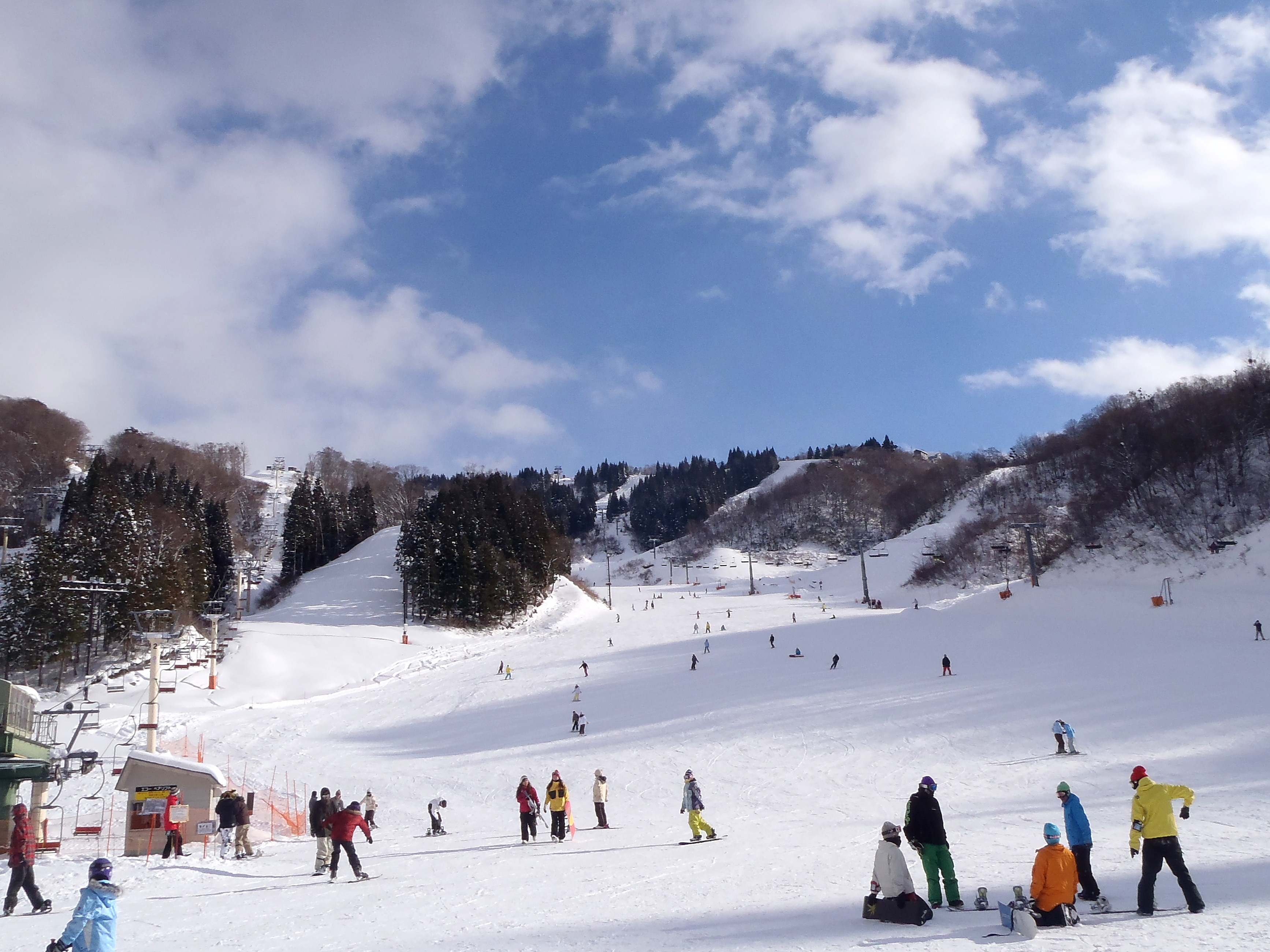 鷲ヶ岳高原ゴルフ倶楽部(2.4km)	